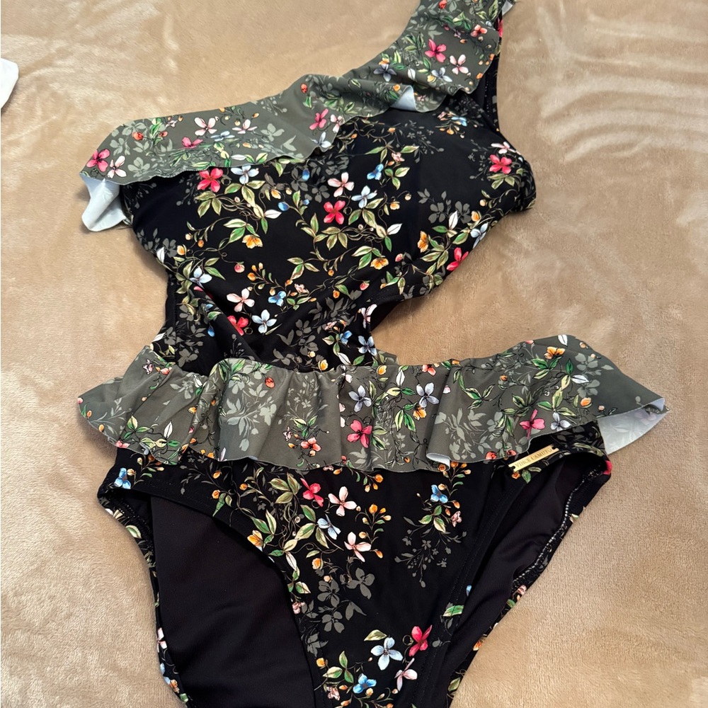 One peice floral swimsuit